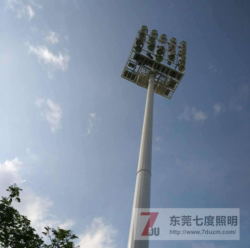 專業(yè)足球場照明高桿燈圖片效果