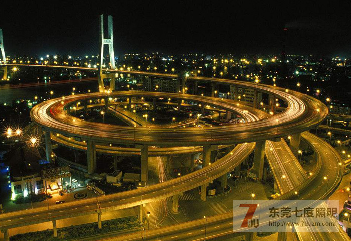 城市高架立交橋照明-路燈桿照明方式