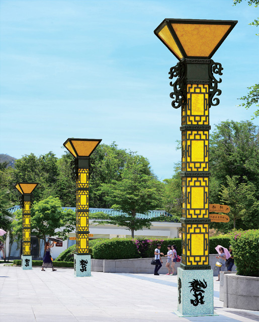 3米-5米廣場龍紋仿云石立柱景觀燈圖片
