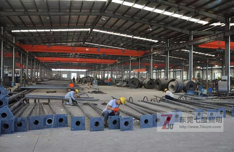 東莞七度照明路燈桿生產車間