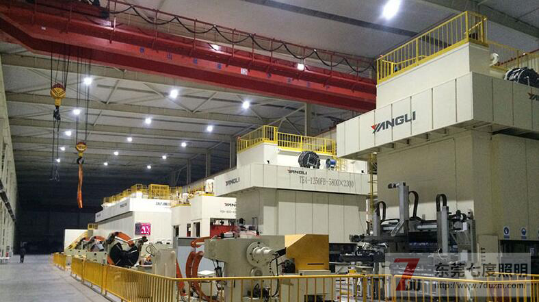 東莞七度照明LED工礦燈在工業智慧照明中的優勢和應用