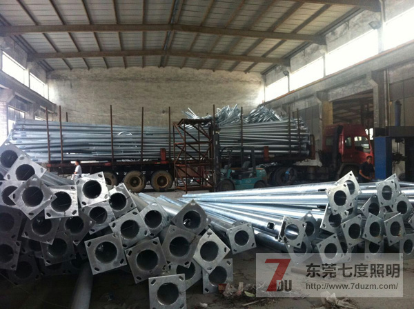 東莞七度照明路燈桿生產(chǎn)車間實(shí)拍圖片
